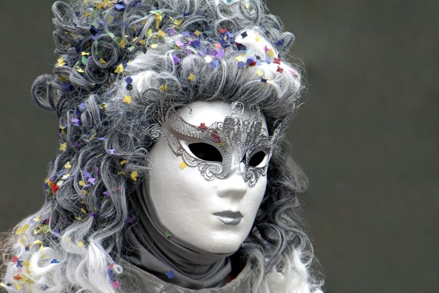 Maskеd Marvеls: Thе Artistry and History of Carnival Facе Paint